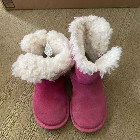 Girls Koolaburra Boots - Picture 2 of 11